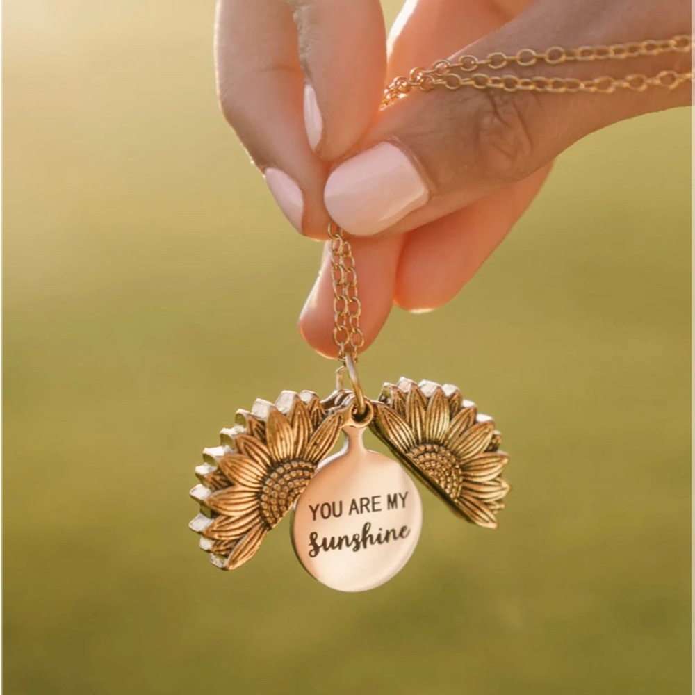 Gold You Are My Sunshine Open locket - Picture 3 of 10